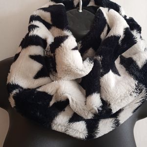 Adrienne Landau Tube Scarf